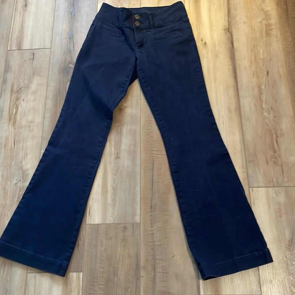 Tommy Hilfiger Women’s jeans sz 2R dark wash Flare bellbottoms Cotton